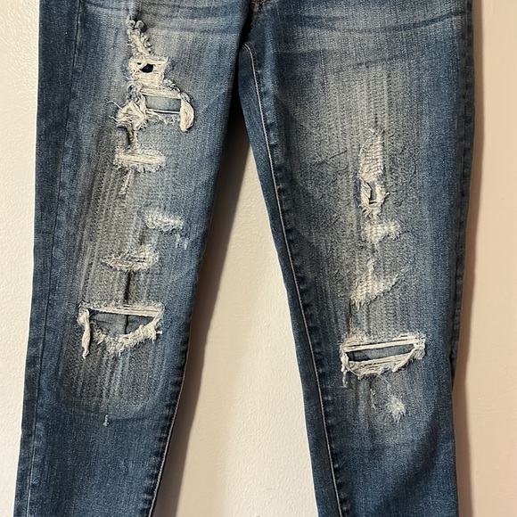 3/$20 American Eagle Super Stretch Distressed Patch Jegging Size 6 SHORT - Picture 2 of 5